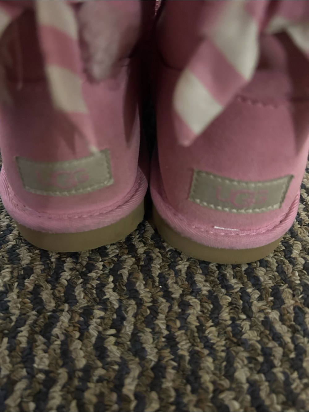Pink UGGS - Picture 2 of 6